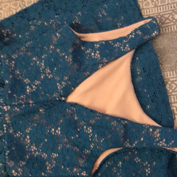 SWEETEST LITTLE CROCHET DRESS - Picture 3 of 7